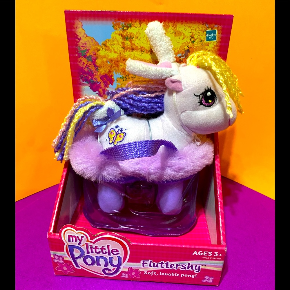 MY LITTLE PONY G3 NWT VINTAGE 2004 FLUTTERSHY SOFT, LOVABLE PONY w/CARRY CASE